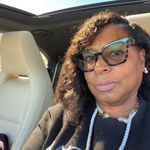 Meet your Posher, Linda